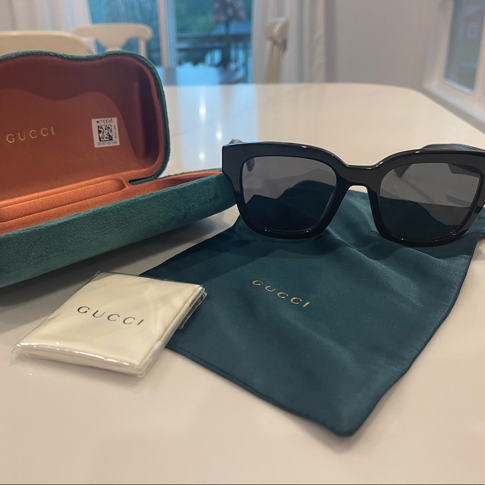 Gucci women’s square sunglasses